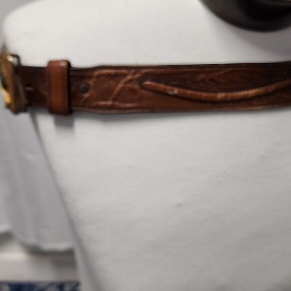 Vtg Leegin Larry Mahen tooled brown leather belt & 1979 Raintree Walleye buckle - Picture 5 of 8